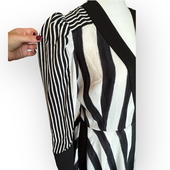 BCBGMAXAZRIA Costa Stripe Faux Wrap Dress M - Picture 5 of 14